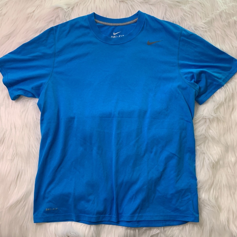 Nike Dri-Fit Workout Shirt - MENS L